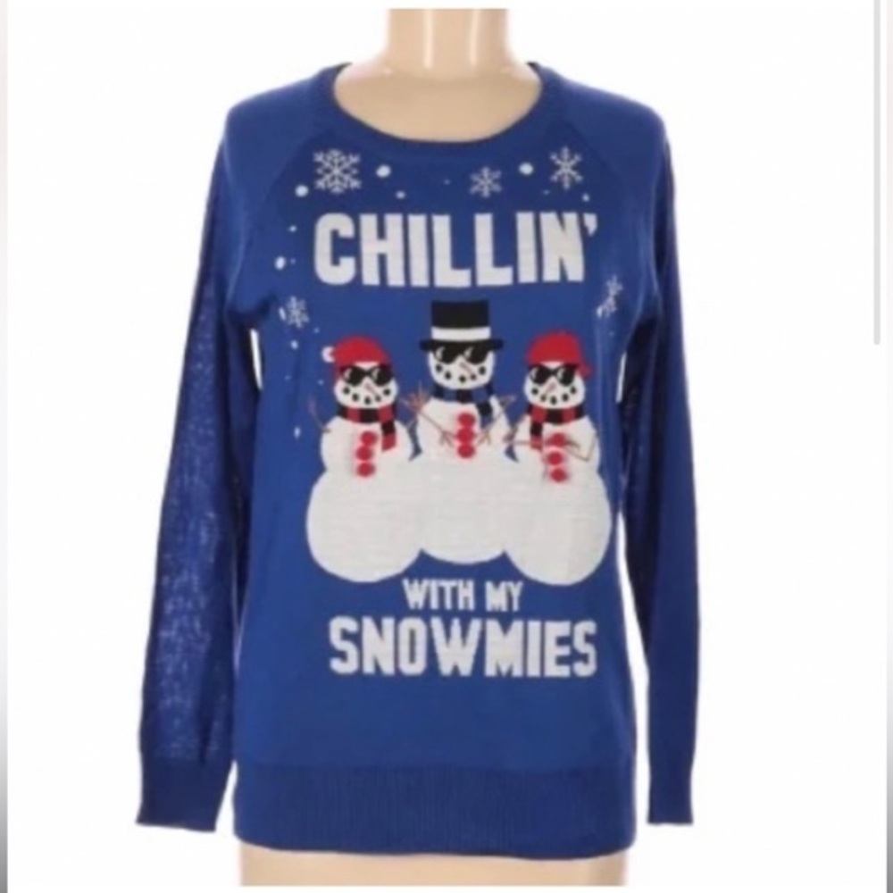 Holiday sweater/ chilling with my snowmies/ pullover sweater ❄️☃️❄️